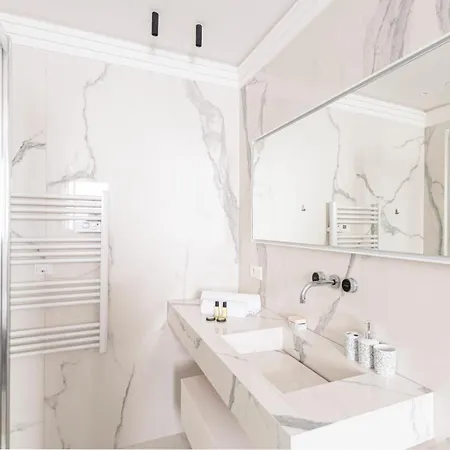 Guestready - Elegant Escape Near Plaza Athenee Apartment *